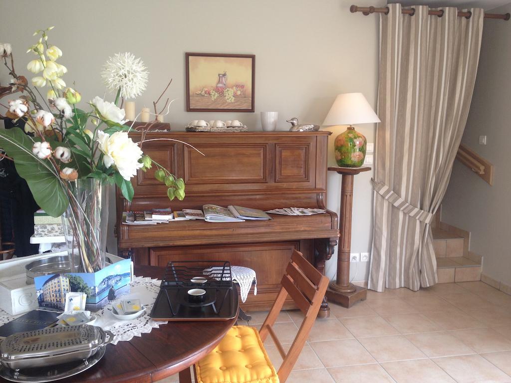 Bed and Breakfast La Bergerie Pollionnay Exterior foto